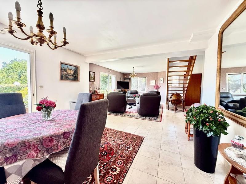 Maison - 145 m² - 6 pièces