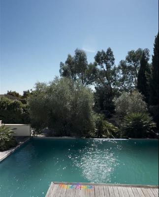 Maison - 230 m² - 7 pièces