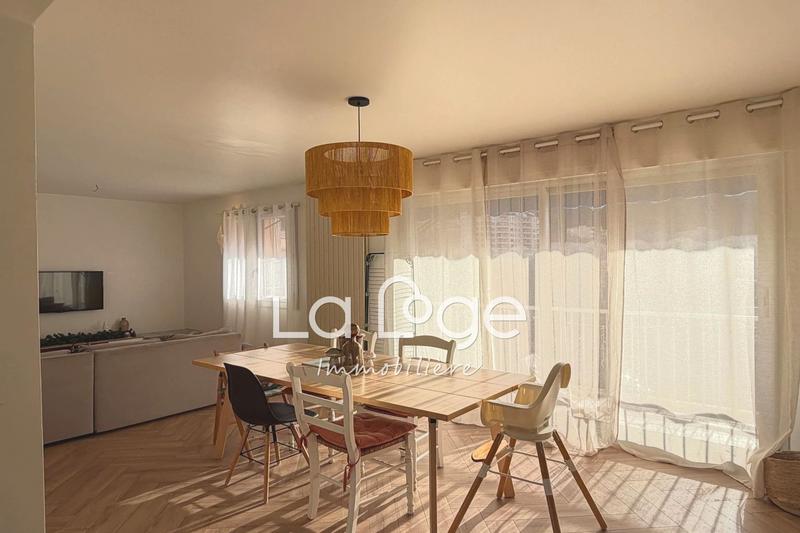 Appartement - 85 m² - 4 pièces