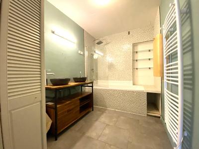 Appartement - 77 m² - 3 pièces