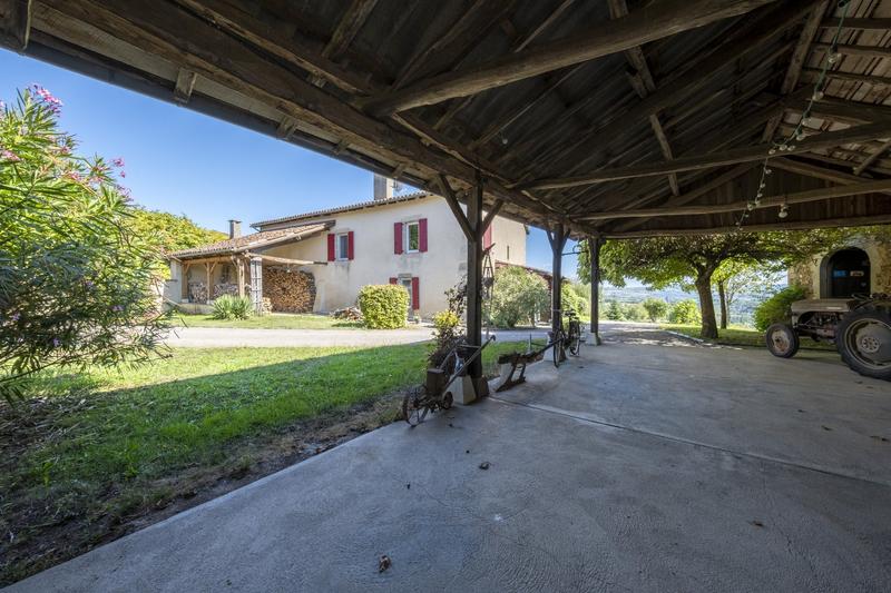 Maison - 232 m² - 7 pièces