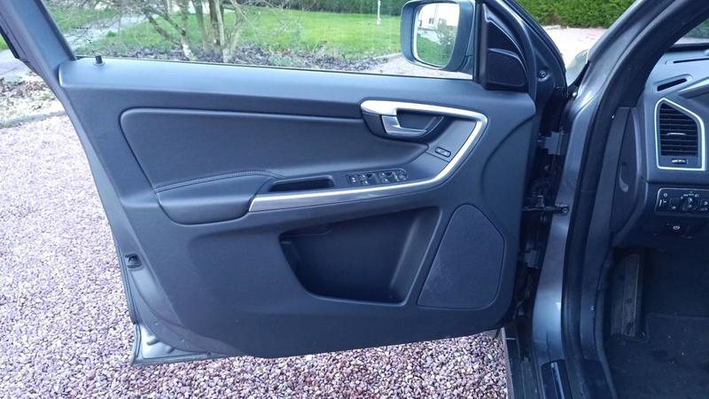 Volvo Xc60 2.0 D4 190 Fwd Geartronic8 Signature - Automatique Toit ouvrant