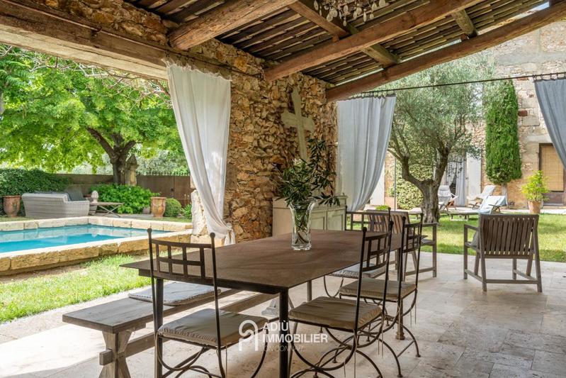 Mas - 300 m² - 7 pièces