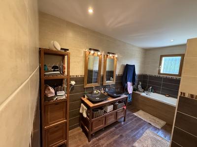 Maison - 145 m² - 7 pièces