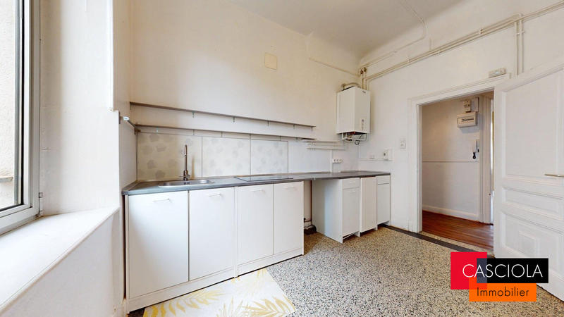 Appartement - 80 m² - 4 pièces