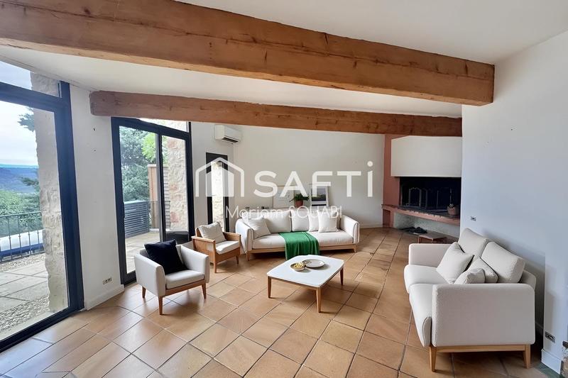 Maison - 220 m² - 6 pièces