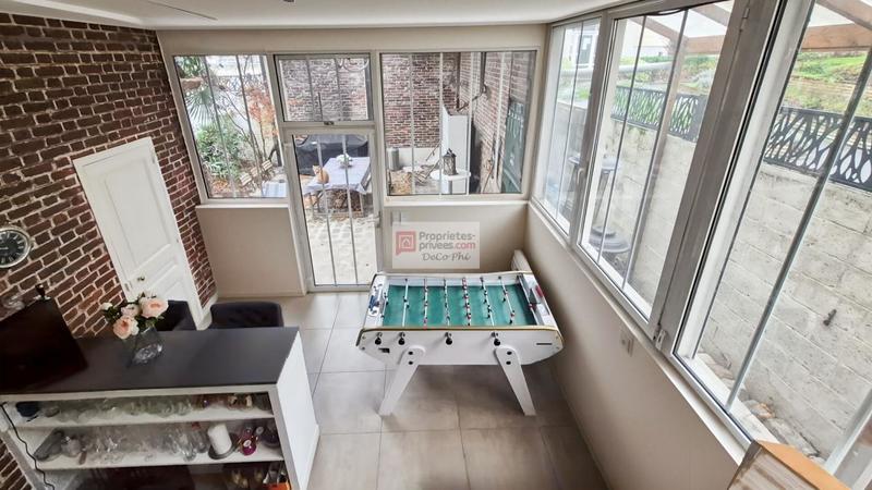 Maison - 280 m² - 9 pièces