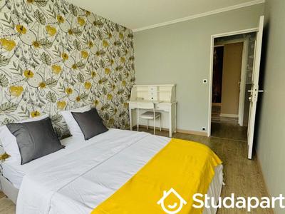 Chambre - 11 m² - 1 pièce