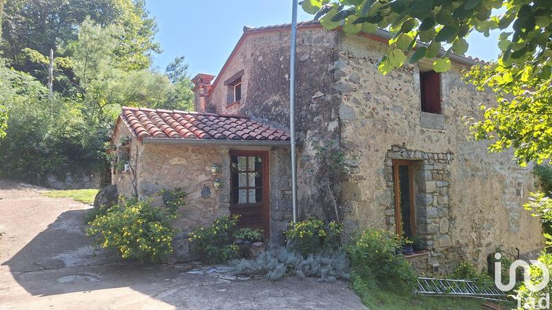 Maison - 300 m² - 13 pièces