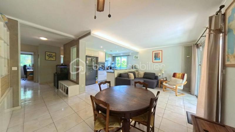 Appartement - 85 m² - 4 pièces