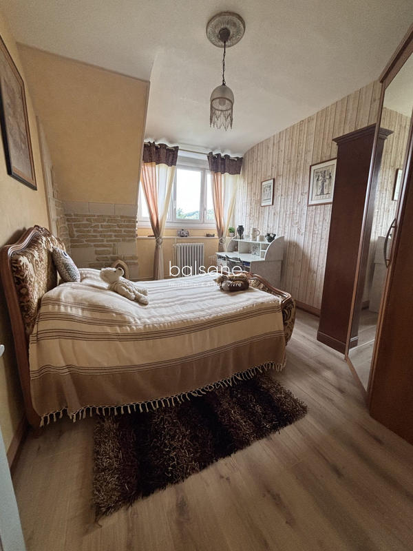 Maison - 180 m² - 8 pièces