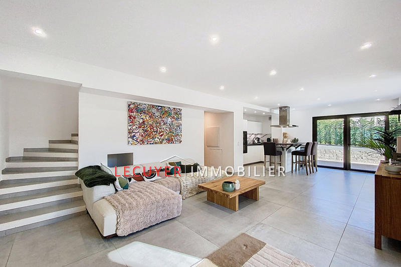 Maison - 104 m² - 4 pièces