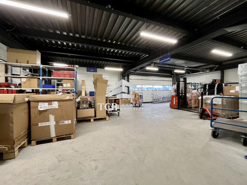 Local d'activités - 2 358 m²