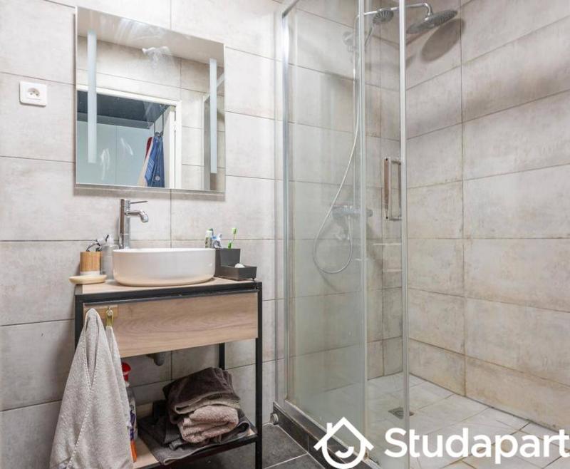 Chambre - 14 m² - 1 pièce