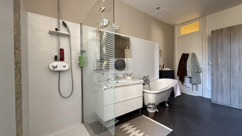 Appartement - 159 m² - 5 pièces