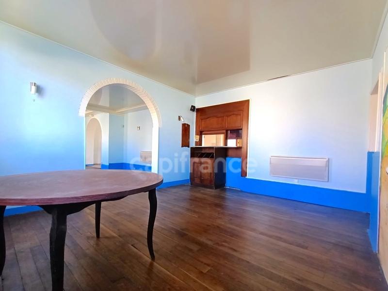 Maison - 370 m² - 13 pièces