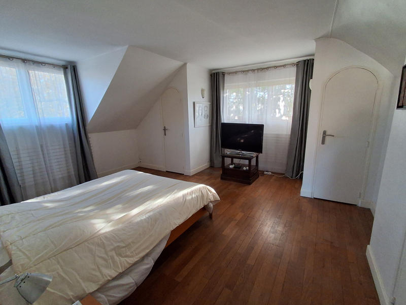 Maison - 270 m² - 8 pièces