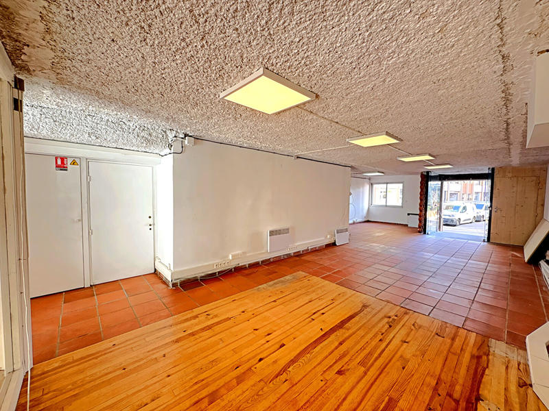 Local commercial - 166 m² - 4 pièces