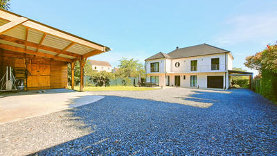 Maison - 210 m² - 8 pièces