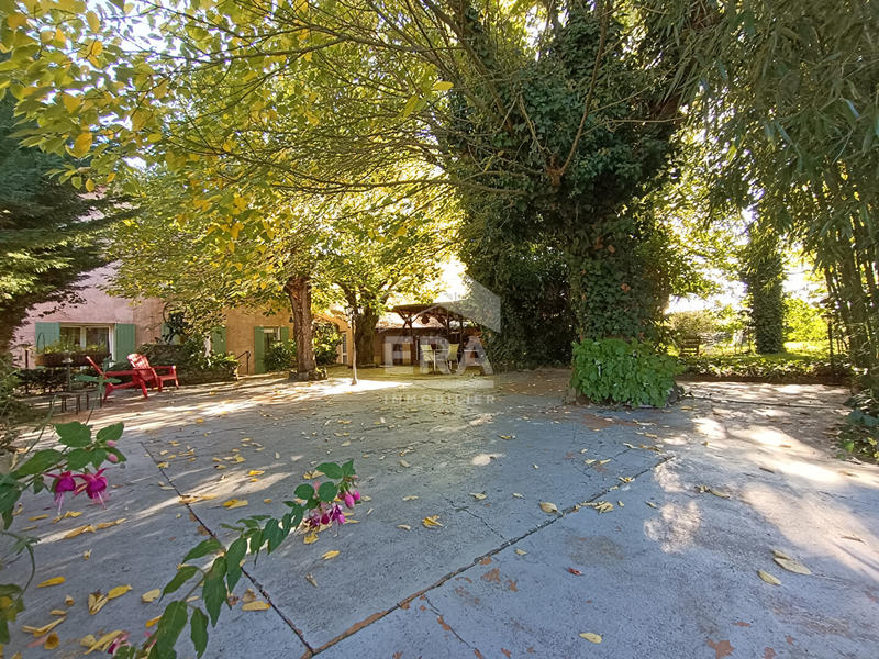 Maison - 371 m² - 14 pièces