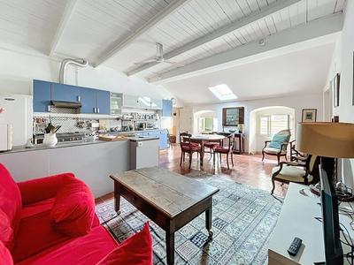 Appartement - 82 m² - 2 pièces