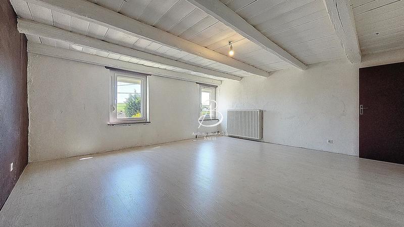 Maison - 230 m² - 6 pièces