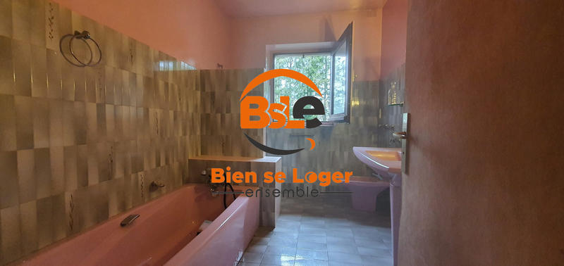 Maison - 385 m² - 15 pièces