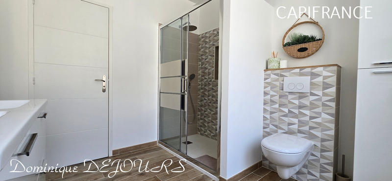 Maison - 230 m² - 9 pièces