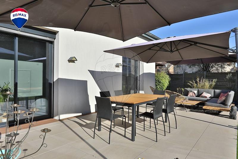 Maison - 179 m² - 6 pièces