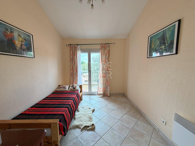 Maison - 240 m² - 7 pièces