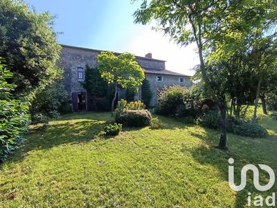 Maison - 196 m² - 12 pièces