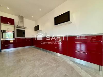 Maison - 140 m² - 6 pièces