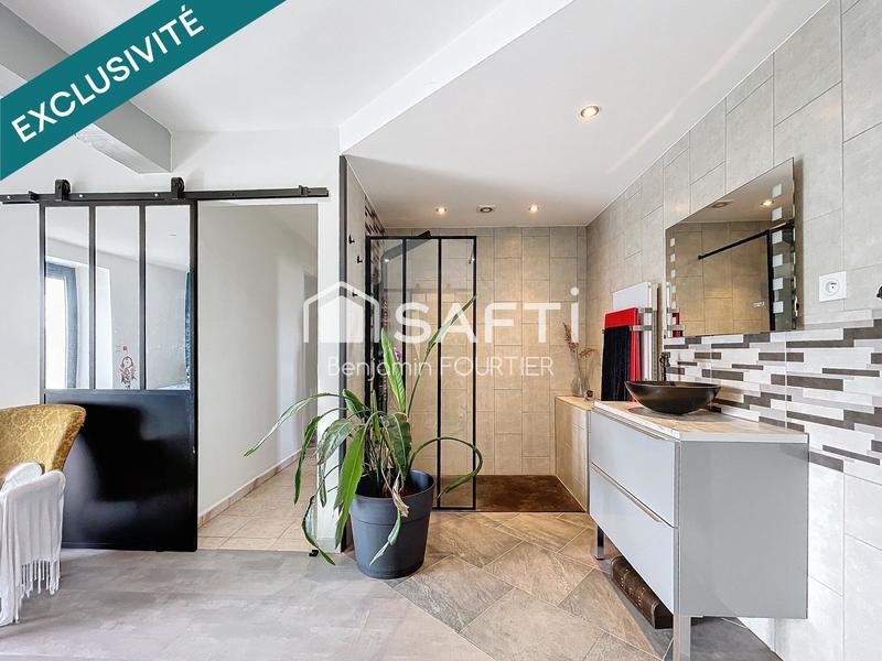 Maison - 212 m² - 8 pièces