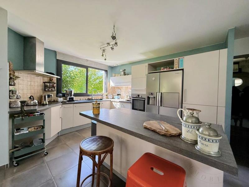 Villa - 200 m² - 8 pièces