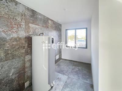 Maison - 150 m² - 4 pièces