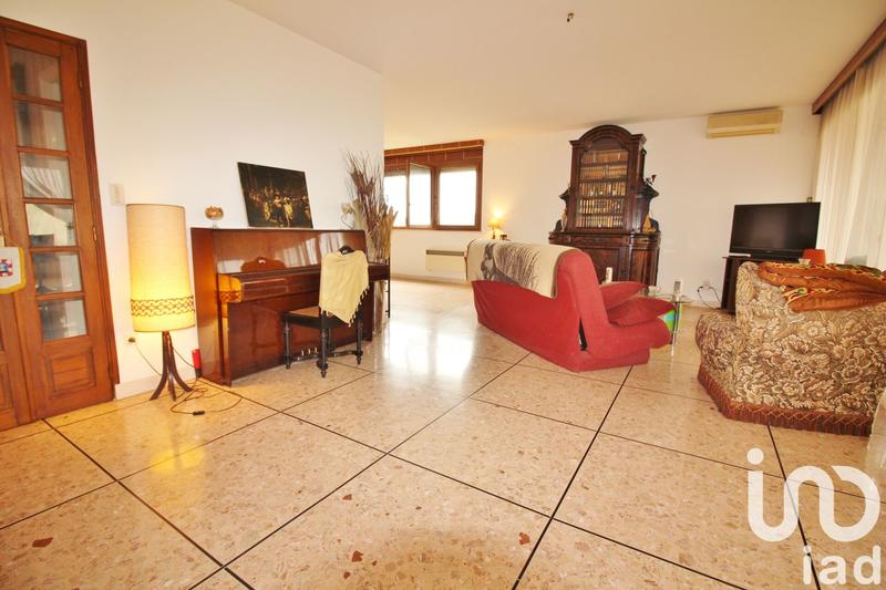 Appartement - 209 m² - 5 pièces