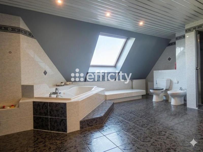 Villa - 209 m² - 8 pièces