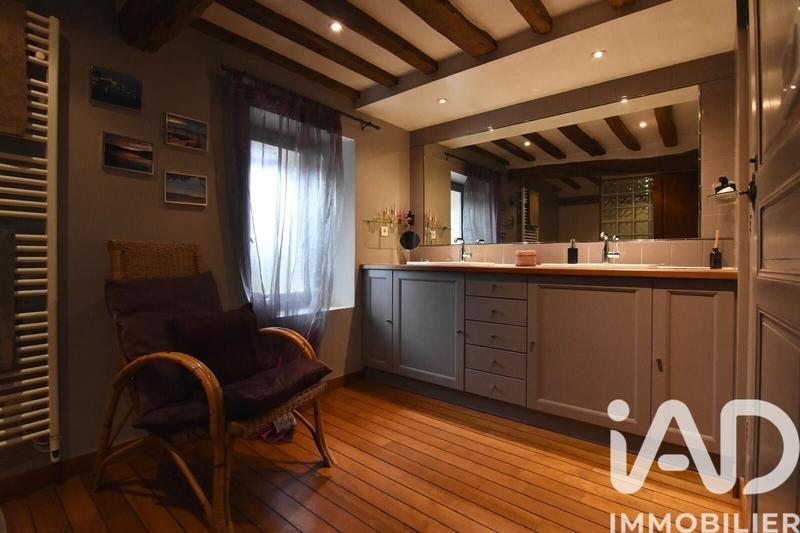 Maison - 204 m² - 6 pièces