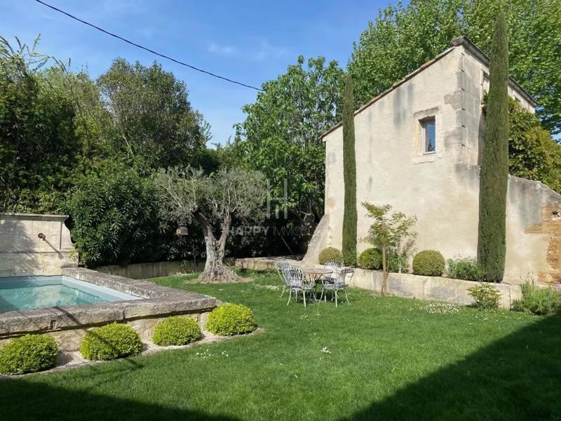 Mas - 300 m² - 8 pièces