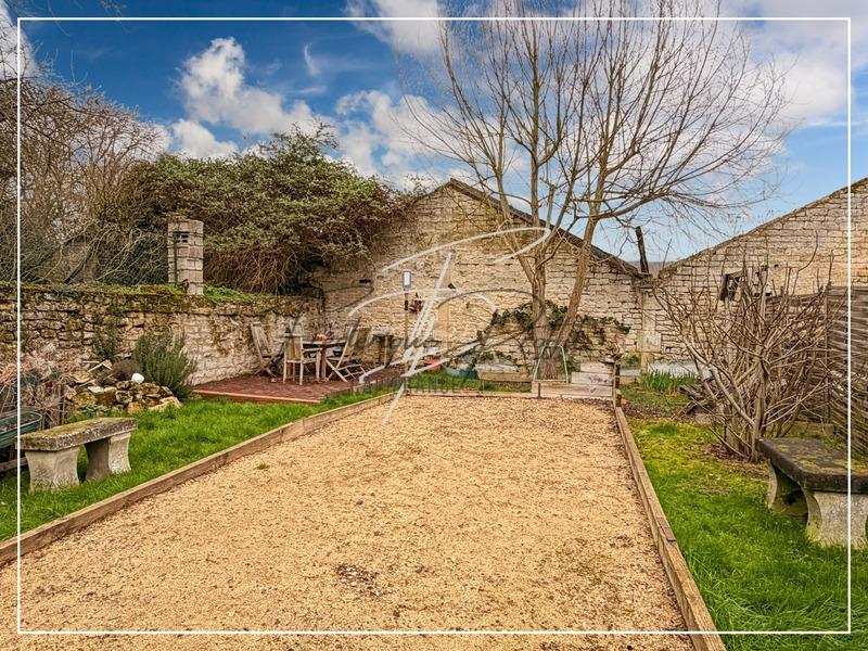 Maison - 210 m² - 5 pièces