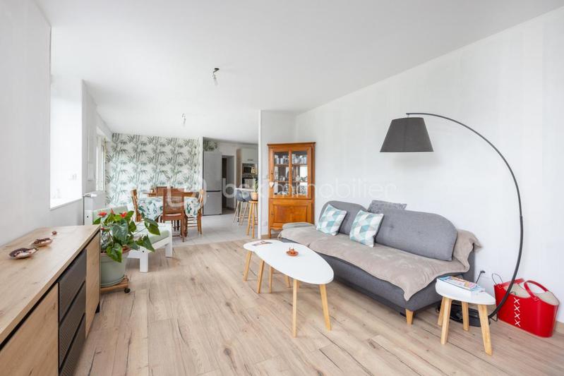 Maison en pierre - 215 m² - 11 pièces