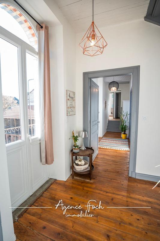 Maison ancienne - 240 m² - 7 pièces