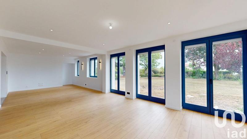 Maison - 256 m² - 9 pièces