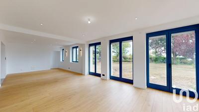 Maison - 256 m² - 9 pièces