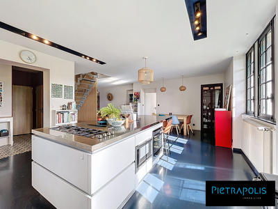 Appartement - 177 m² - 6 pièces