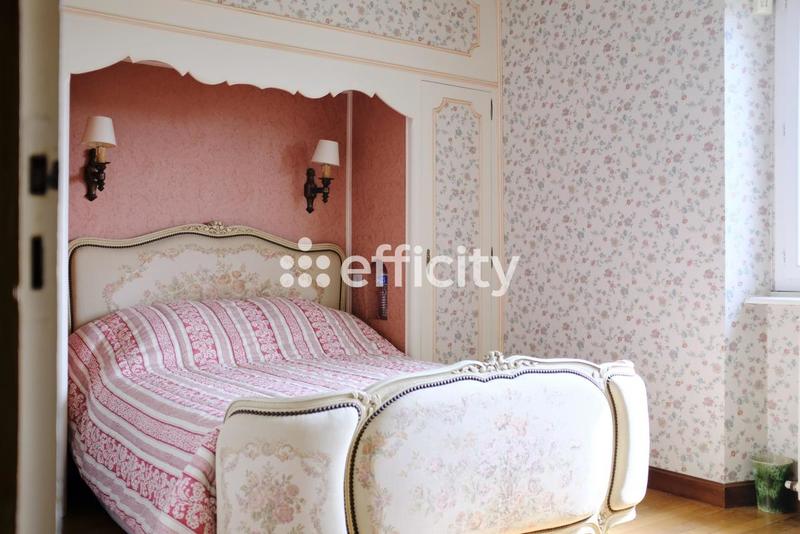 Maison - 226 m² - 15 pièces