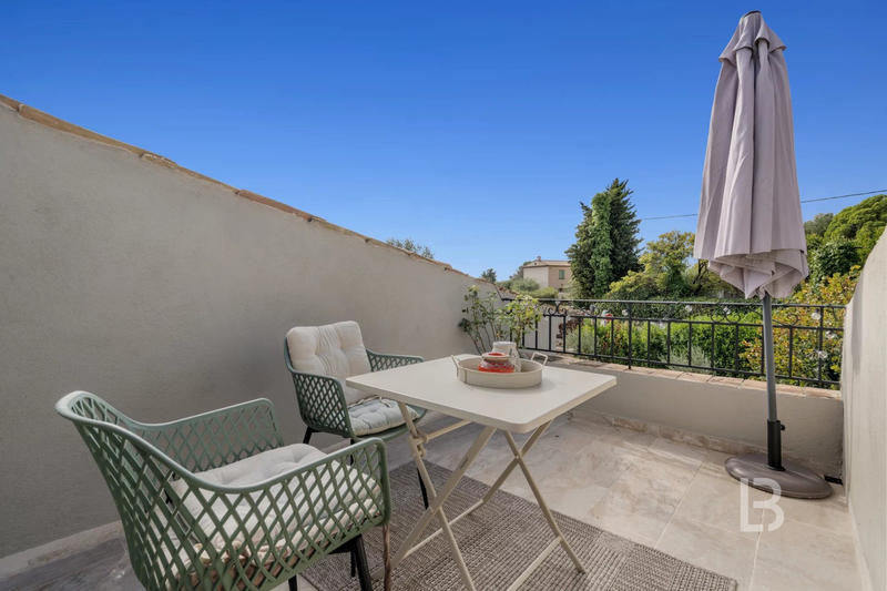 Maison - 315 m² - 8 pièces