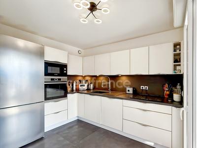 Appartement - 105 m² - 5 pièces