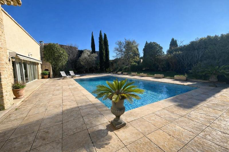 Villa - 293 m² - 8 pièces