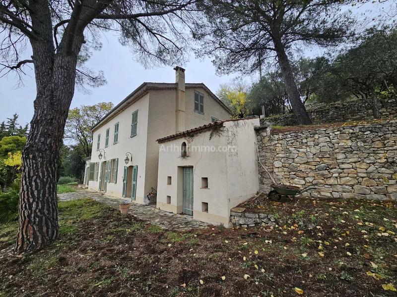 Maison - 180 m² - 7 pièces